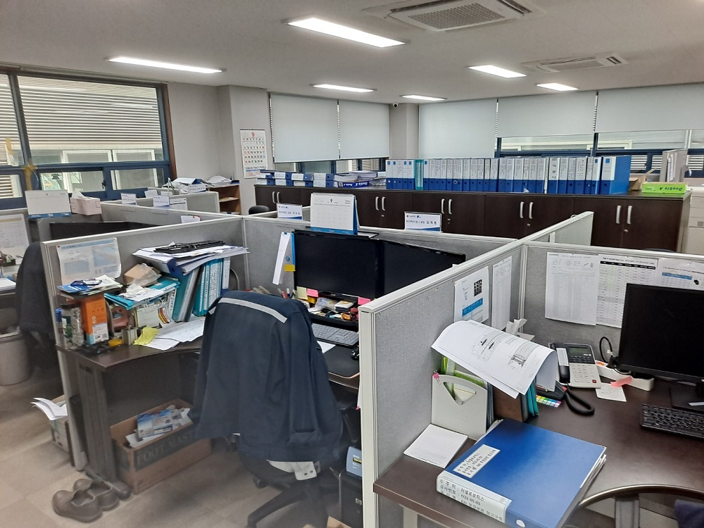 서울 가산동 사무실클리닝 현장을 소개합니다. 작업사례 대표 사진